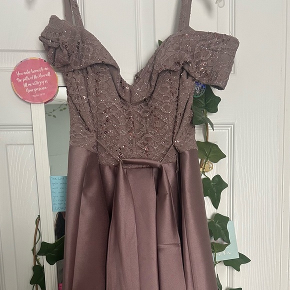 Brown Dress - Picture 2 of 3